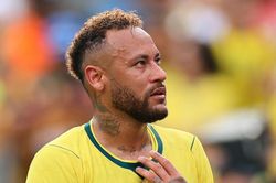 Cú sốc nợ lương của Neymar